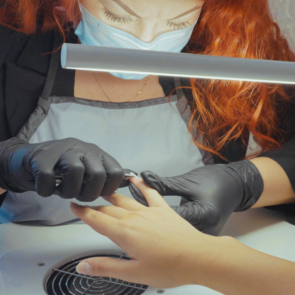 Gants jetables nitrile non poudres noirs taille S bo?te de 100